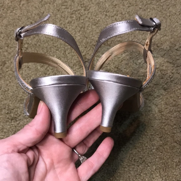 Alex Marie Layona Rhinestone Strappy Kitten Heels Size 6 - Picture 5 of 7